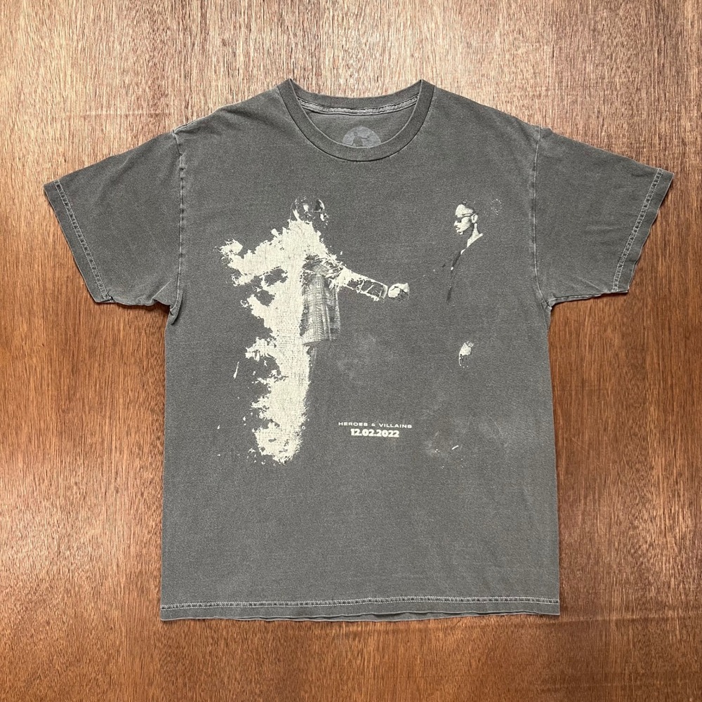 Distressed Metro Boomin Heroes & Villains Graphic T-Shirt Charcoal Grey Large